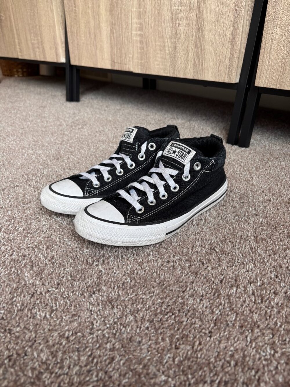 Unisex Converse Mid Chuck Taylor, Kids Size 5 (womens 6.5-7/mens 5.5-6)